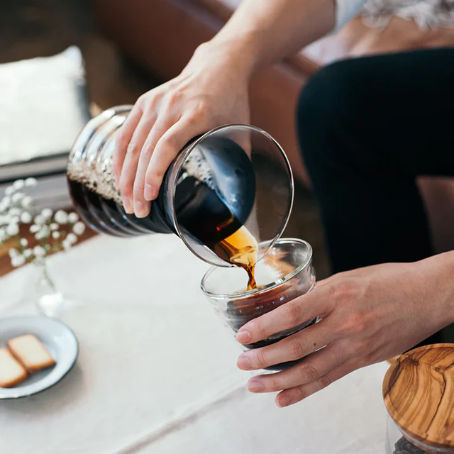 Hario V60-02 Drip Decanter Pour Over Coffee Maker, 700ml