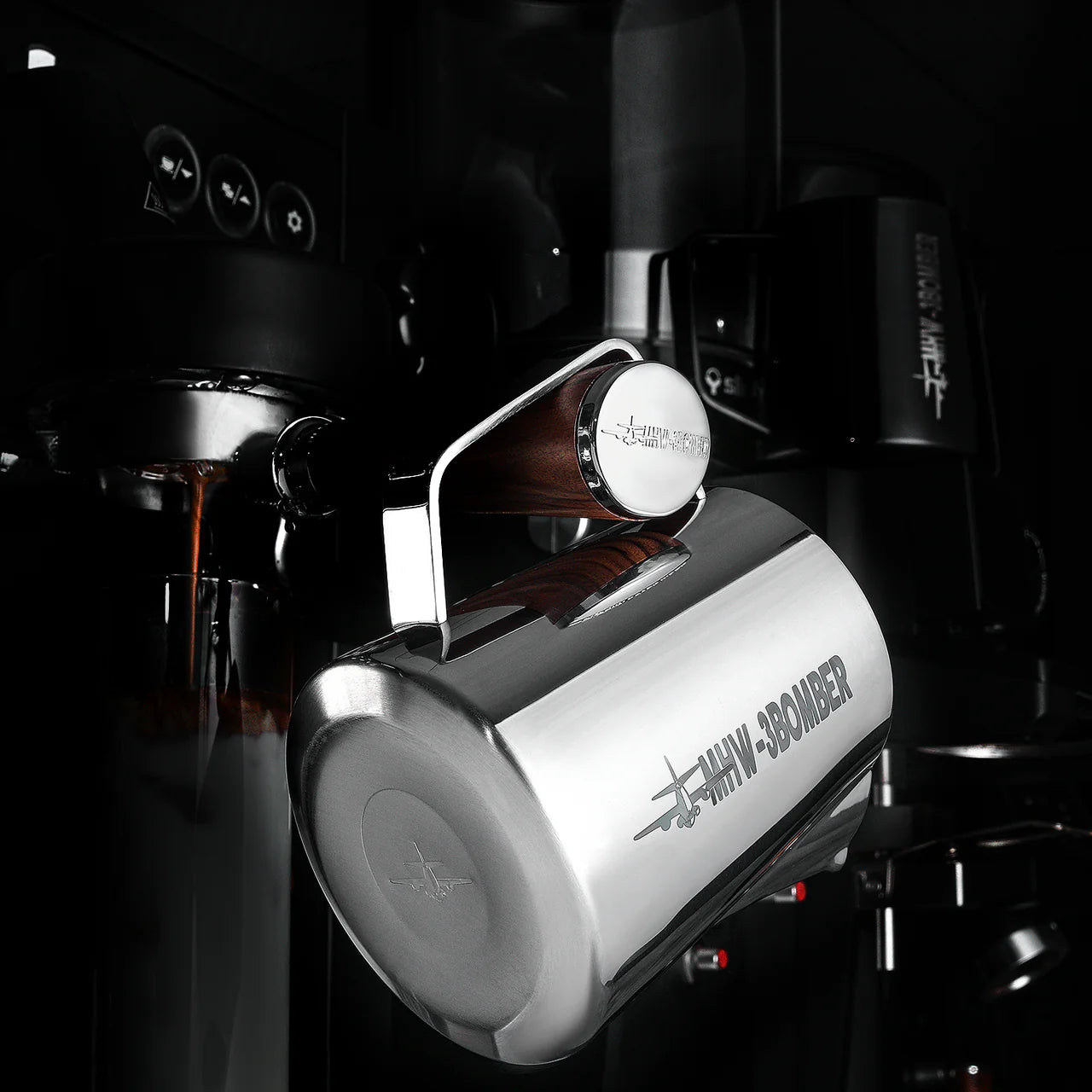 MHW-3BOMBER Latte Art Pitcher 5.0