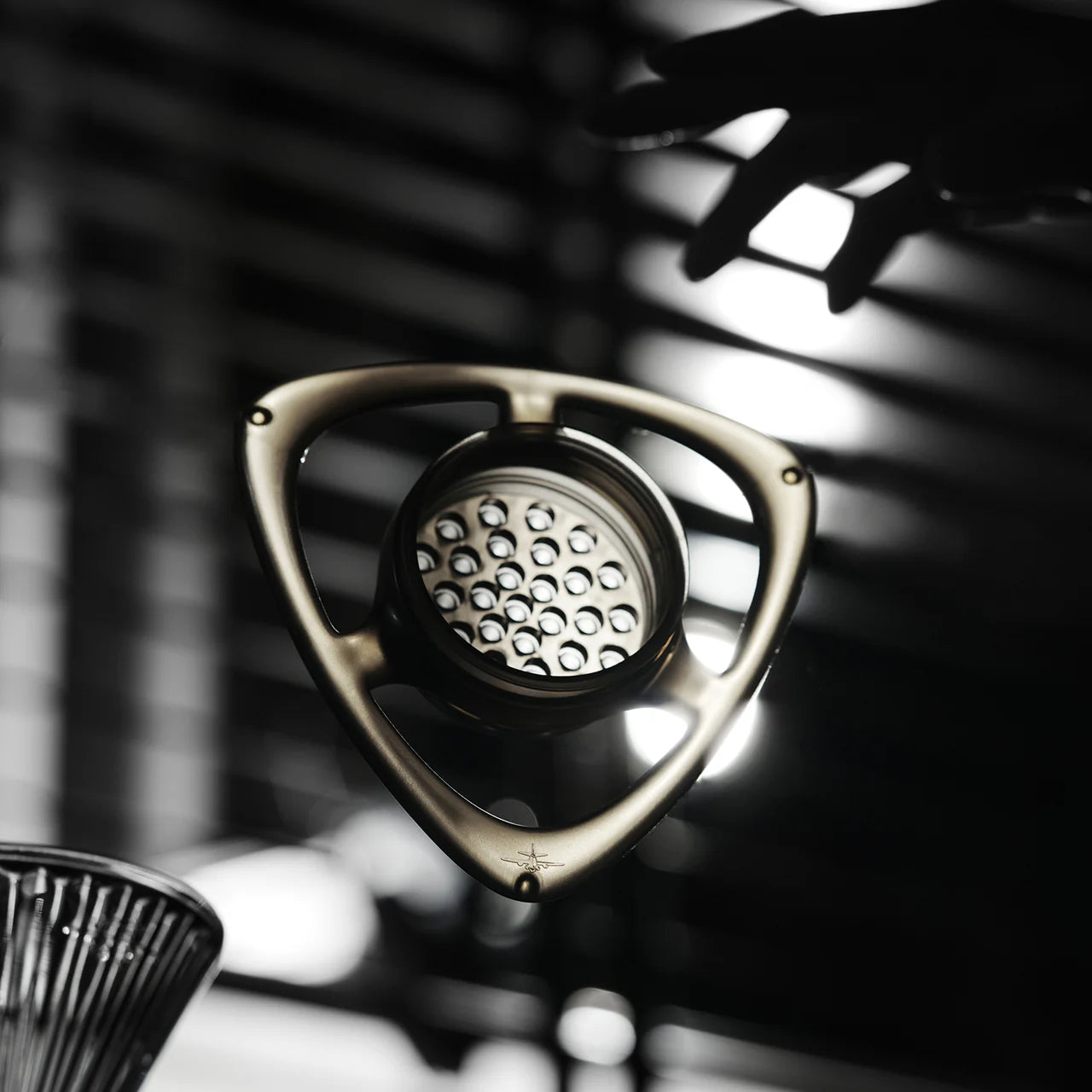 MHW-3BOMBER Rain Pour-Over Coffee Splitter, Black