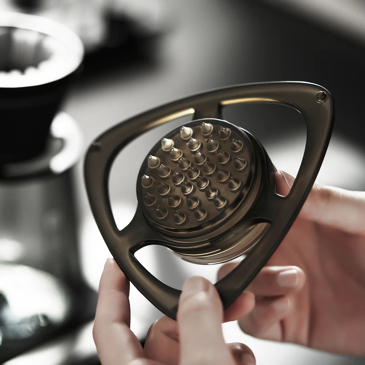 MHW-3BOMBER Rain Pour-Over Coffee Splitter, Black