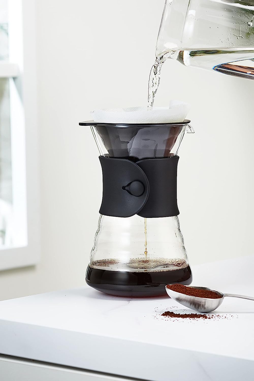 Hario V60-02 Drip Decanter Pour Over Coffee Maker, 700ml